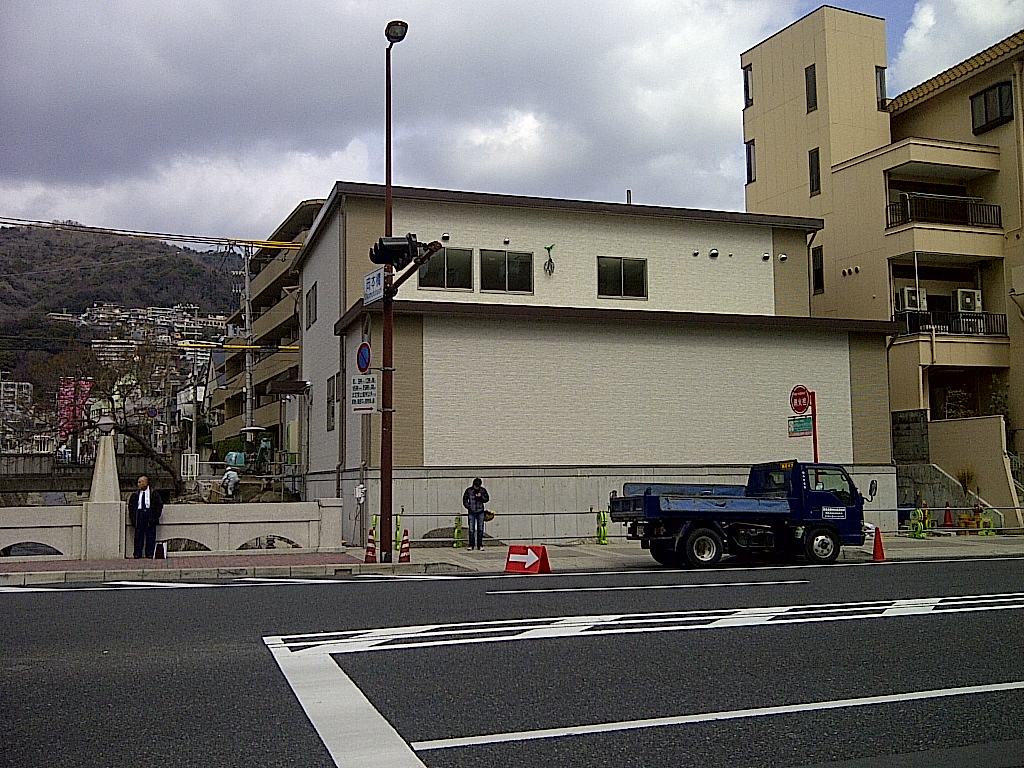 『みなと銀行』の仮店舗が建設中